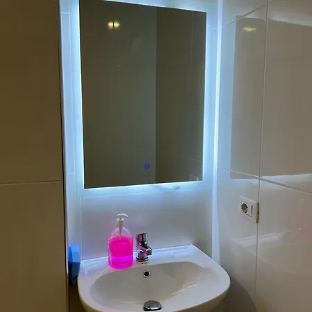 Cozy Center טיראנה