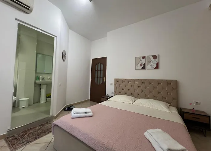 Cozy Center טיראנה